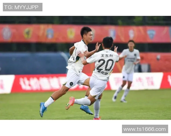 深圳羽毛球队以76分领跑世锦赛积分榜展现强劲实力